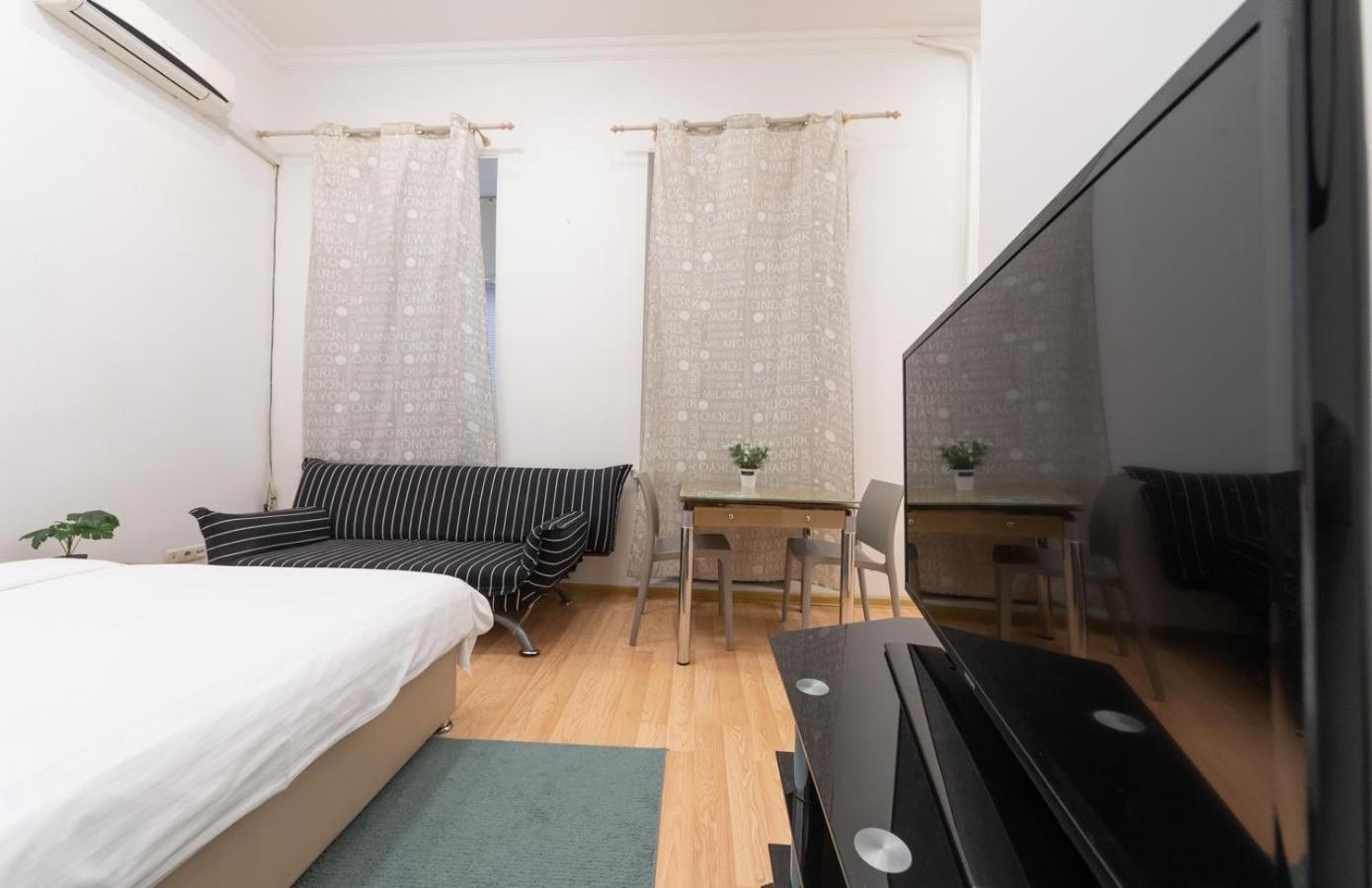 Kievaccommodation In The Center 24H Self Check-In Bagian luar foto